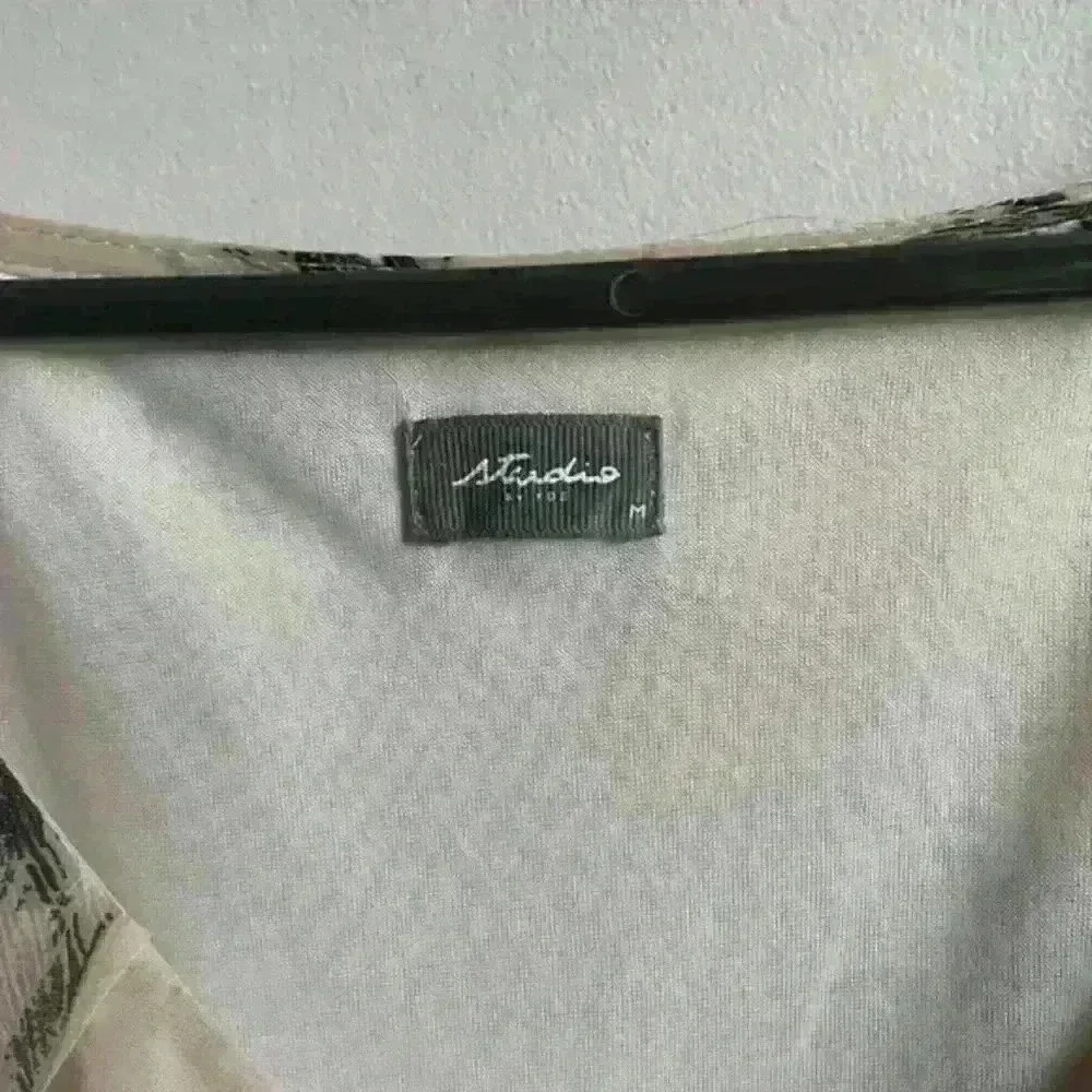 Studio by yde‎ summer V-neck ruffle dress size M Feather  Beige Cream - Picture 6 of 6